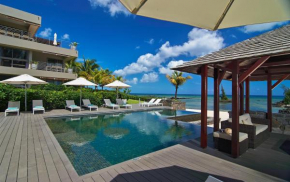 Гостиница Bon Azur Beachfront Suites & Penthouses by LOV  Тру Окс Биш
